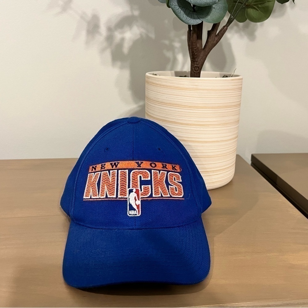 VINTAGE ‘Sports Specialties’ Knicks SnapBack